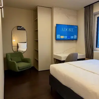 Hotel Adore