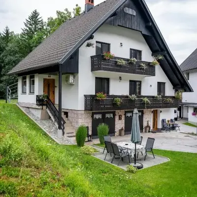 Brane & Jaka Apartments